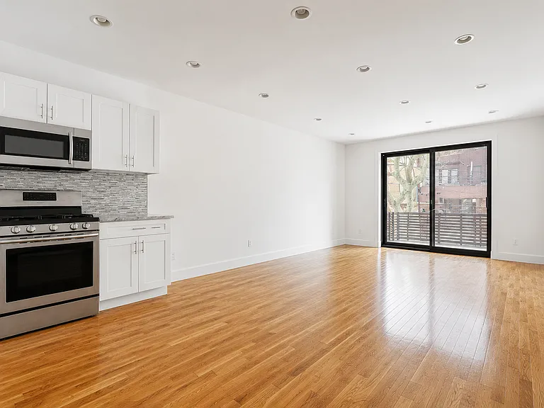 1582 Pacific St #A — Photo 2