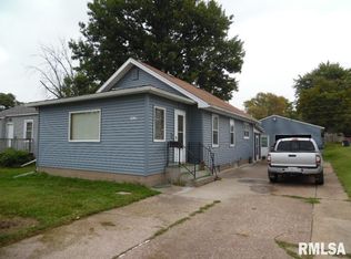 2413 S 14th St, Clinton, IA 52732