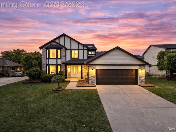 2116 Hidden Trail Dr, Sterling Heights, MI 48314