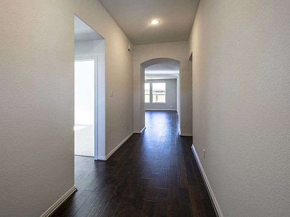 3rd image of 4125 Presidio Ln