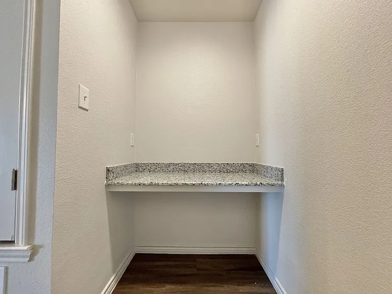 1802 Montell St — Photo 9