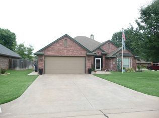 1001 Quail Ridge Rd, Enid, OK 73703