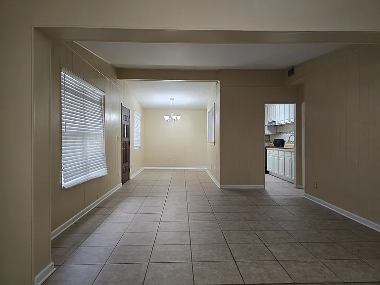 5010 Fredericksburg Ave — Photo 5
