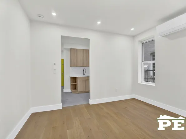 1715 Voorhies Avenue image 17 of 35