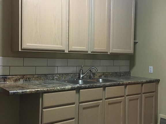4th image of 5 E Hazelwood Ct