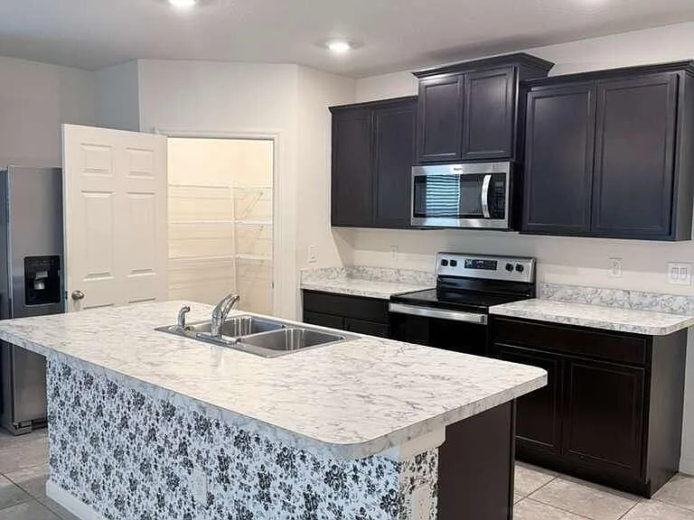 609 Concha St NW — Photo 7