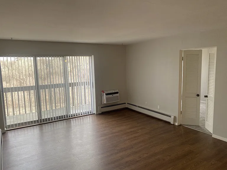 Lexington Hills Apartments — Photo 82