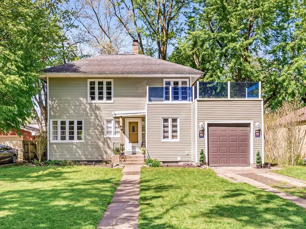 1821 College St, South Bend, IN 46628