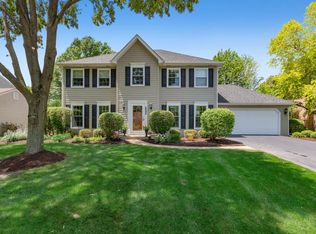 2042 Richton Dr, Wheaton, IL