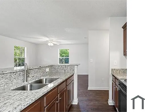 5 bed, $2,200 — Photo 3