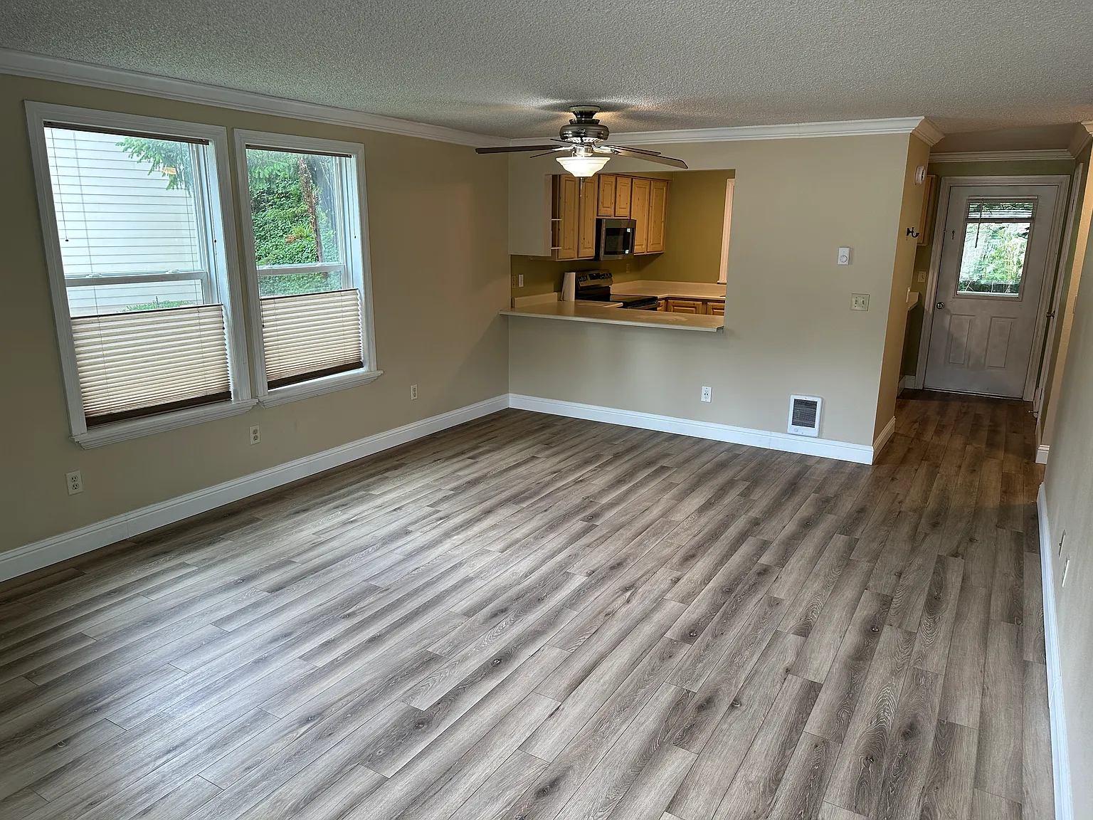 2 bed, 1166 sqft, $1,950 — Photo 2