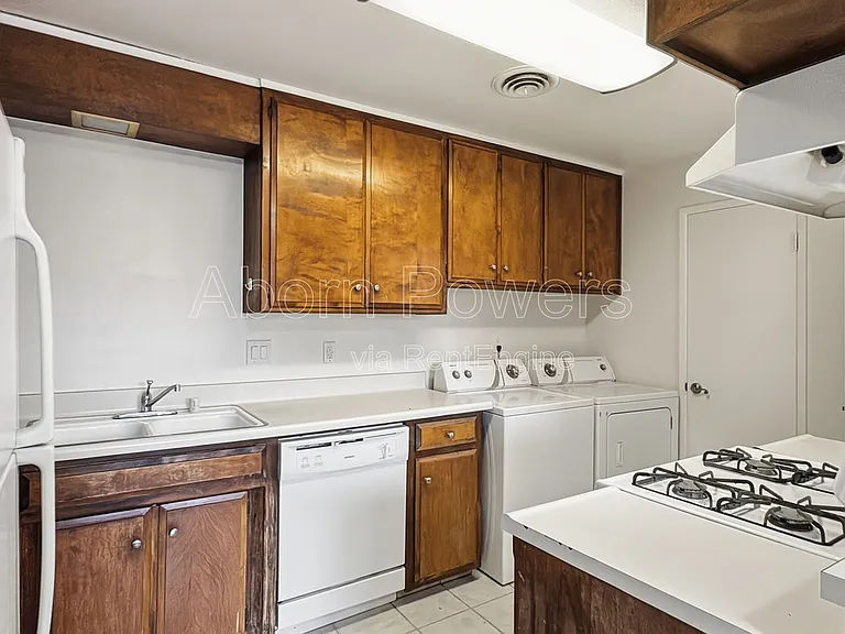 5441 Olympic Way — Photo 9