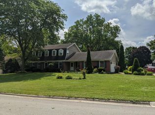 26W313 Tomahawk Dr, Wheaton, IL 60189