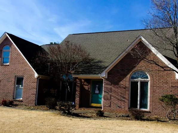 914 Warren Ave, Tuscumbia, AL 35674