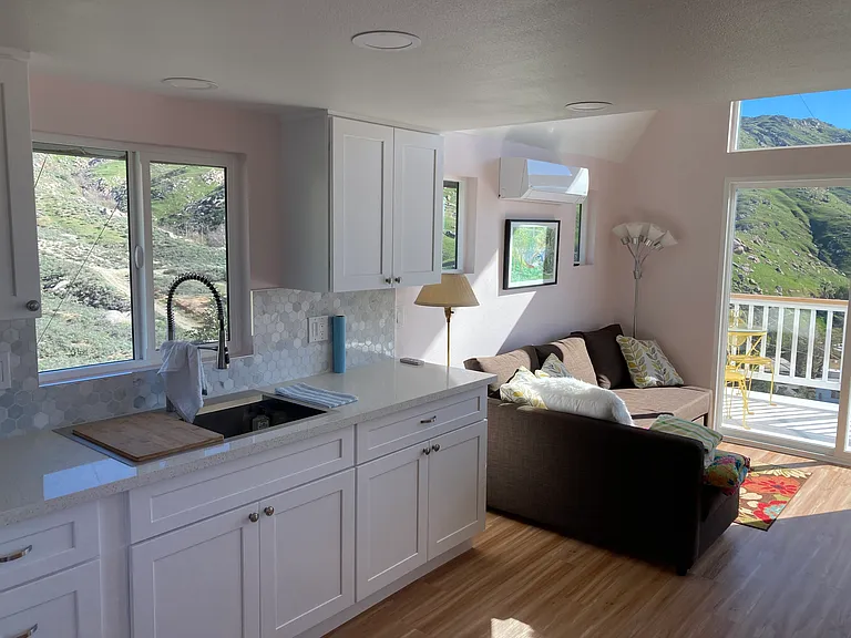 open kitchen / living room