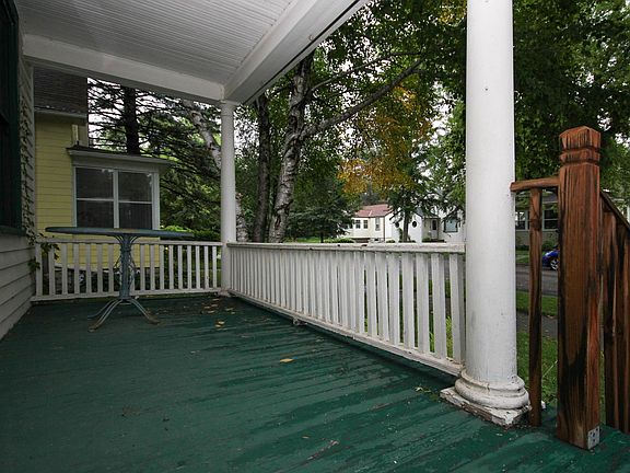 3rd image of 317 Daly St