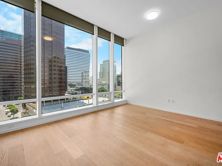 877 Francisco St #925 — Photo 2