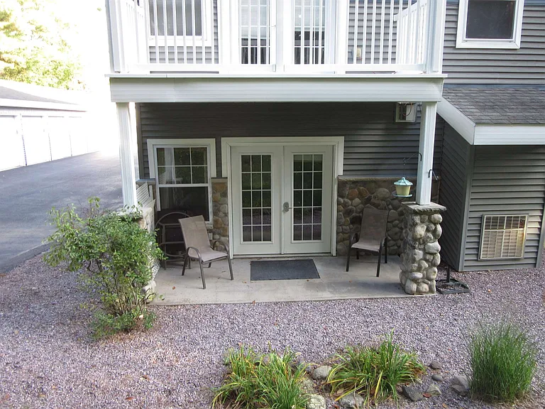 114 Pilgrim Dr — Photo 3