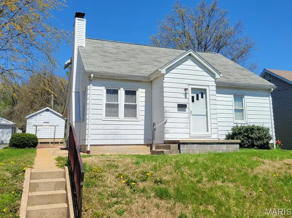 211 Koenigsmark Ave, Waterloo, IL 62298