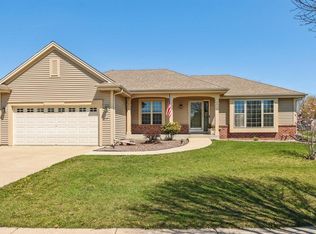 713 Bridlewood LANE, Watertown, WI 53094
