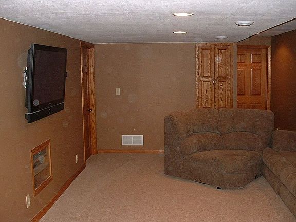 Family Room w/surround sound