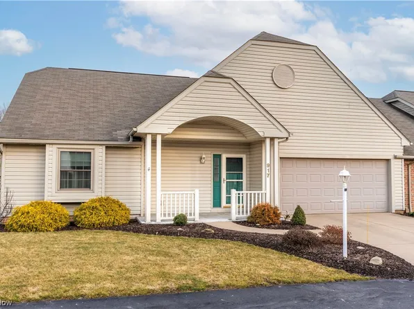 917 Baffin Dr #C, Canal Fulton, OH 44614