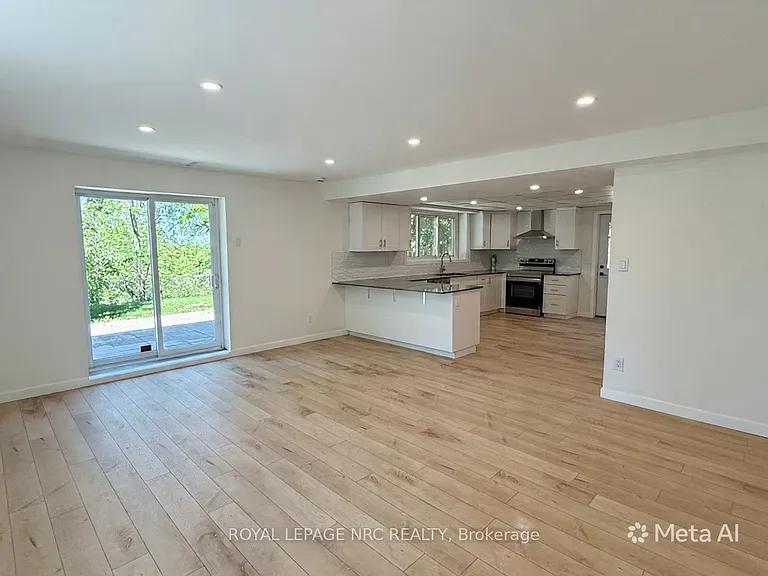 10 Dundas Cres — Photo 7