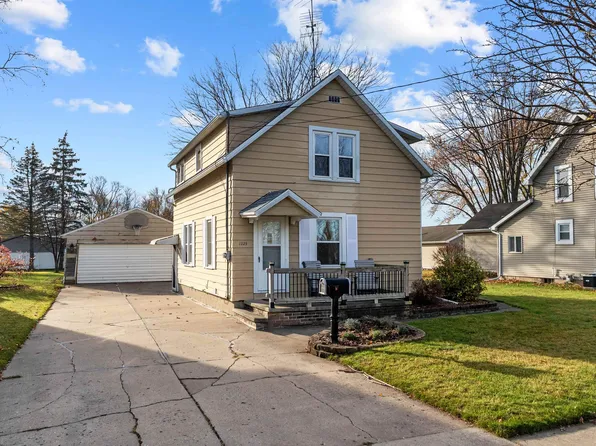 1225 Hoover Ave, Little Chute, WI 54140