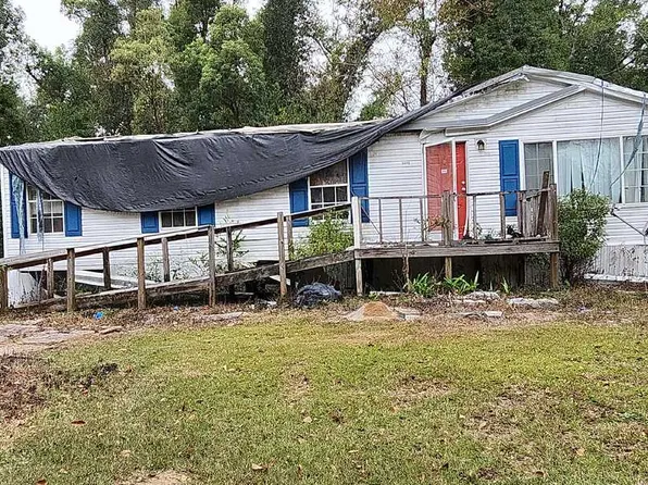 2031 Finley Ave, Grand Ridge, FL 32442