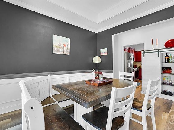 3rd image of 208 Market Street