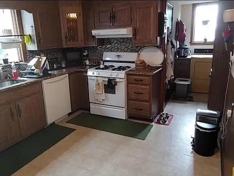 14 Sumner Ave #2 — Photo 2