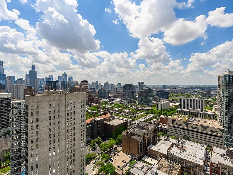 1030 N State St #28M — Photo 13