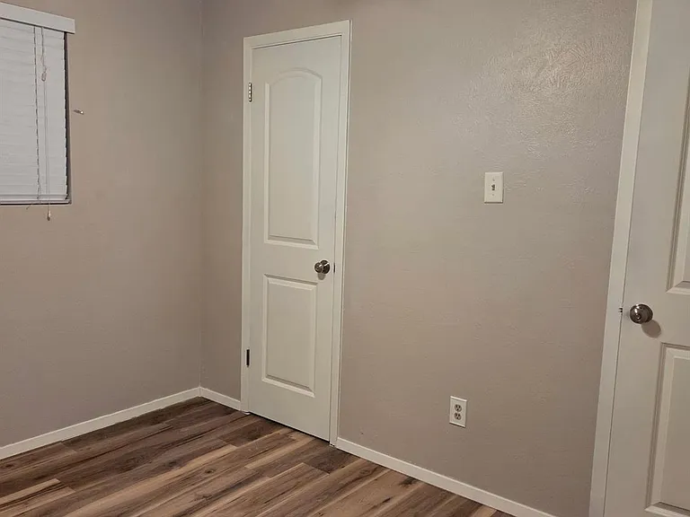 5410 Burgundy Dr — Photo 7
