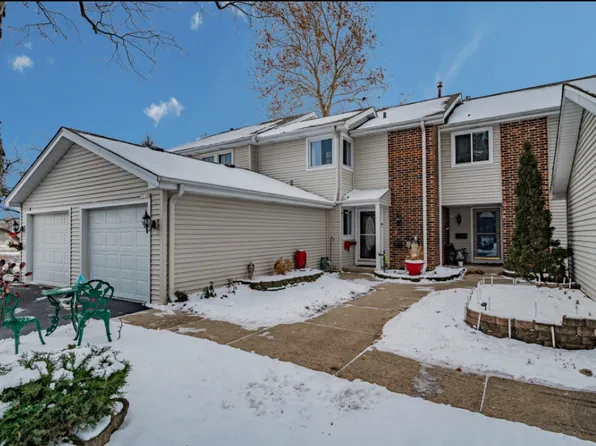 5S028 Saint Andrews Ct, Naperville, IL 60563