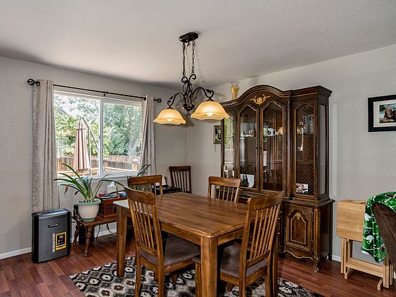 Formal dining room