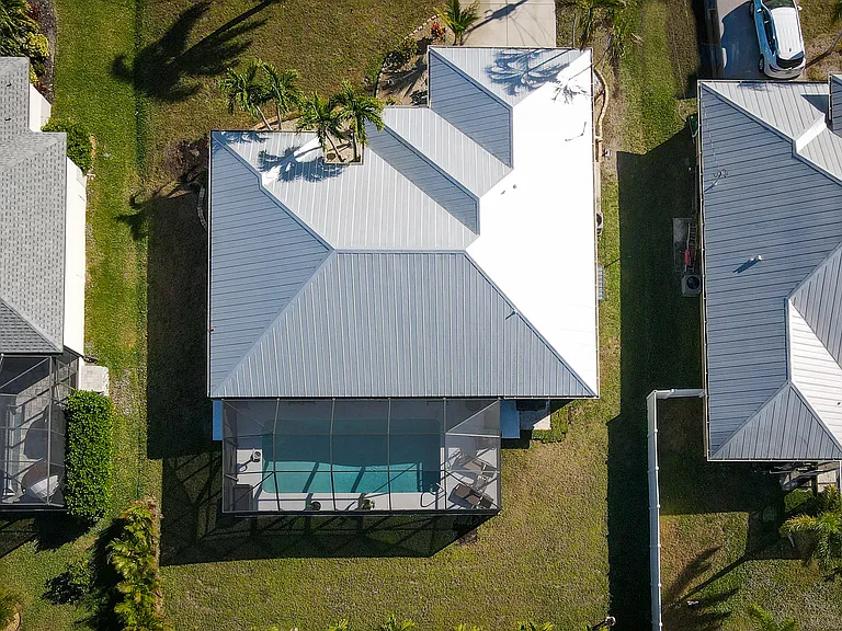 4728 SW 24th Ave — Photo 41