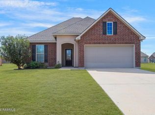 203 Hunters Hill Dr, Duson, LA 70529