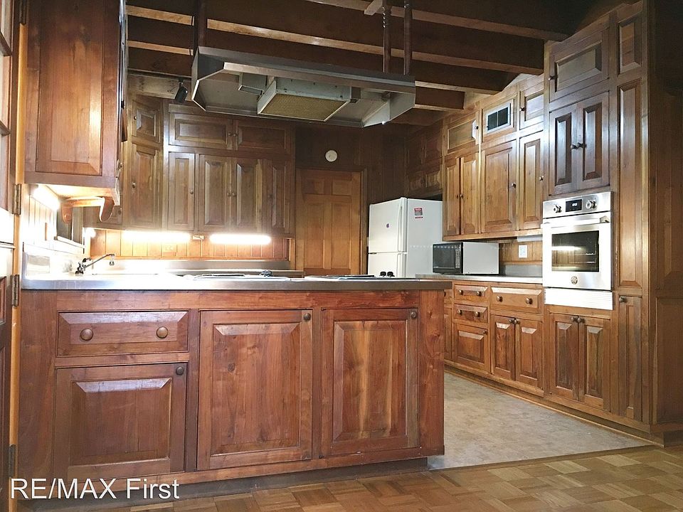 1st image of 303 Broady Ln