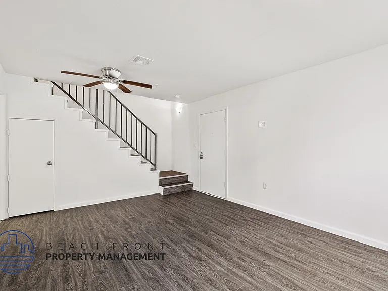 14740 Erwin — Photo 22