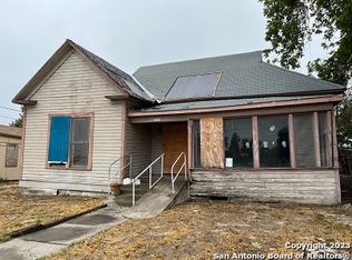 208 E Broadway St, Del Rio, TX 78840