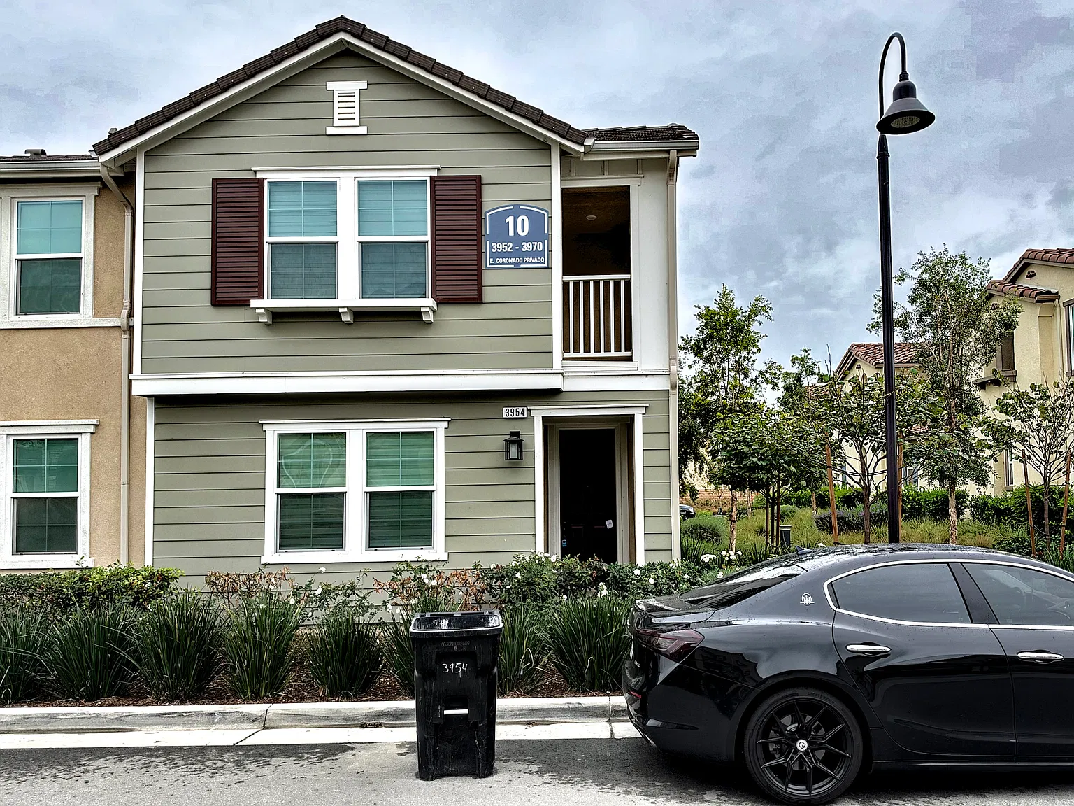 3 bed, 2111 sqft, $3,300 — Photo 1