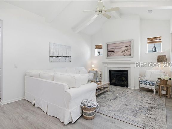 5th image of 171 Tropics Avenue