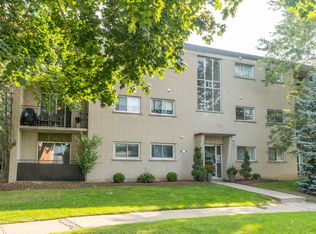 14 Leacrest Ct, Kitchener, ON N2E 1H8