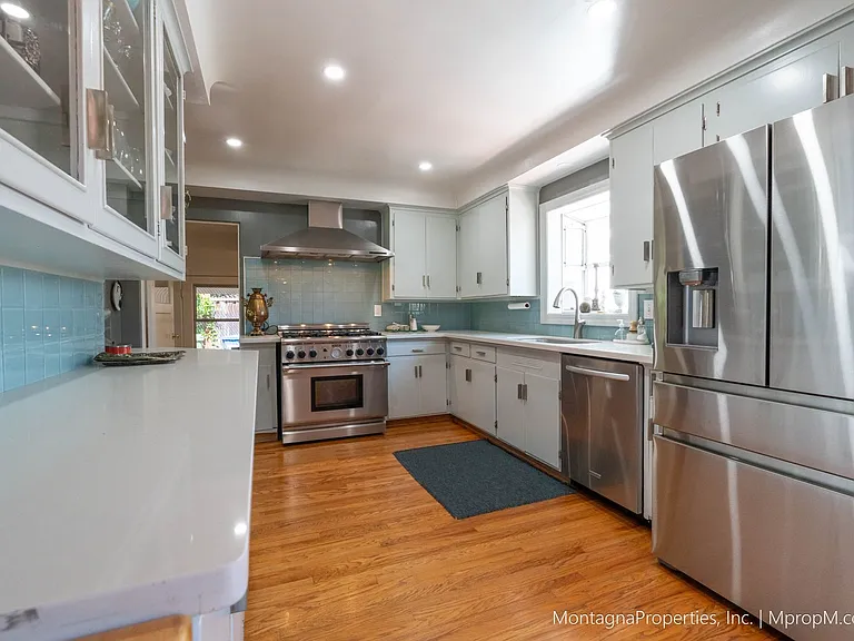 16911 Kennedy Rd — Photo 17