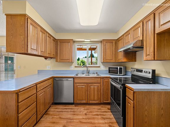 2nd image of 3888 NE Meadow Ln