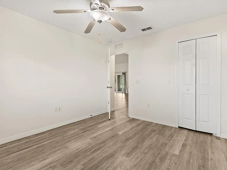 410 Central Mariners Dr — Photo 24