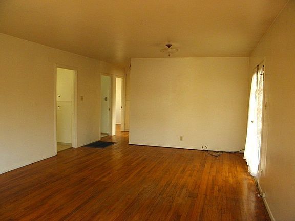 Original hardwood flooring