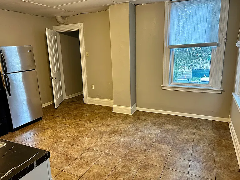939 Washington Ave #2 — Photo 7