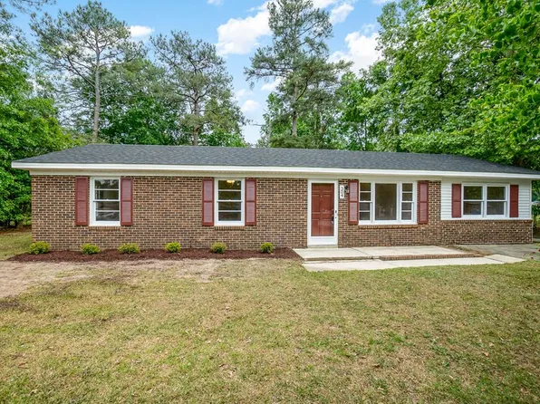 304 Rollingwood Dr, Dudley, NC 28333