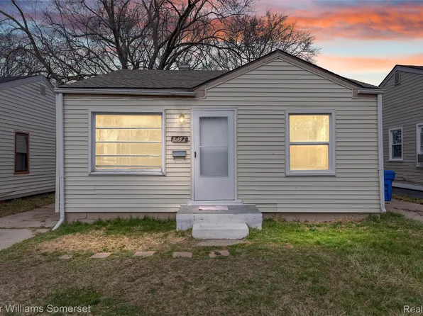 8477 Prospect Ave, Warren, MI 48089
